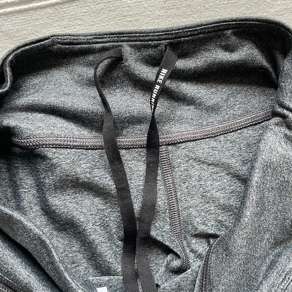 NIKE Grey Dri-FIT Running Capris Size Small - Picture 4 of 8